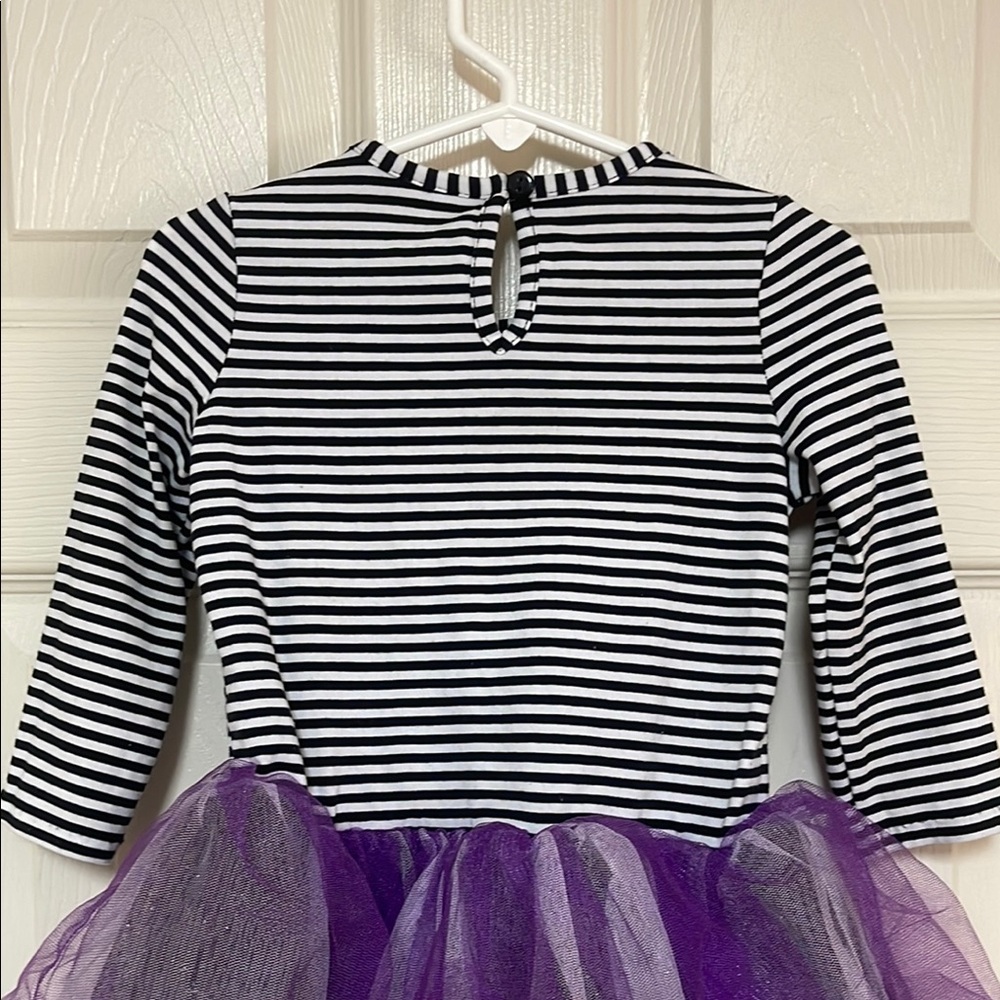 Emily Rose Black and White dress. - Picture 8 of 12